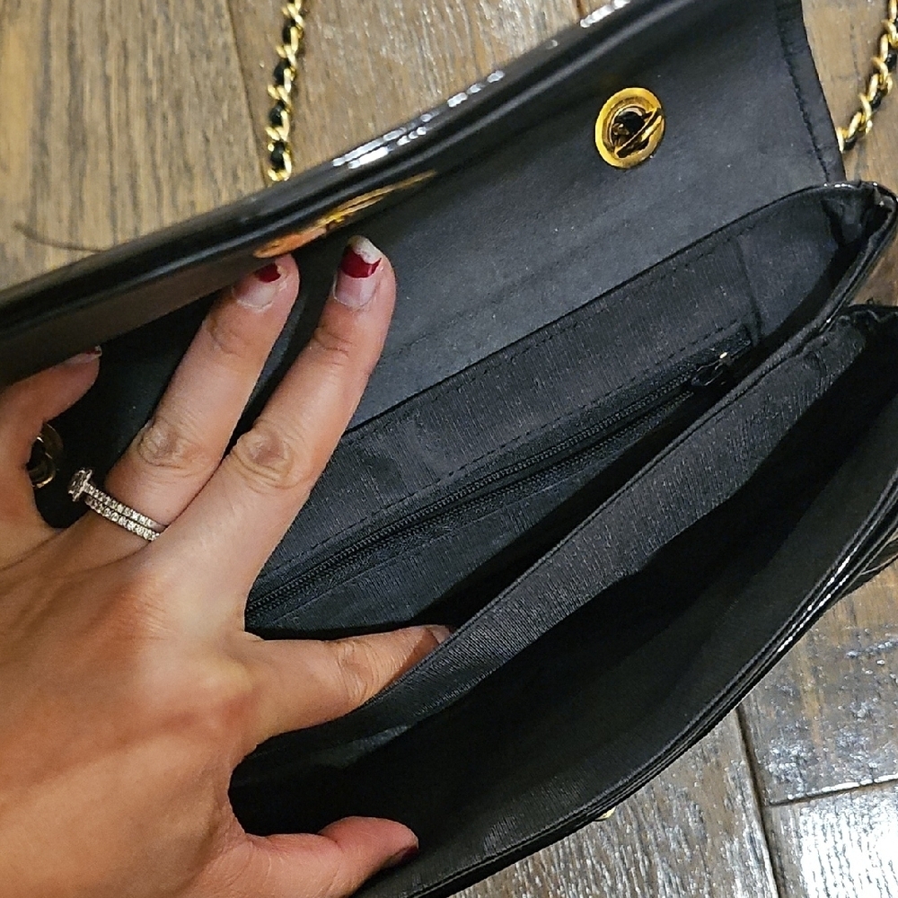 Elegant Black Quilted Chain Bag - Picture 9 of 10